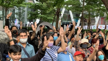 タイの最大野党党首、首相に辞任要求　デモ隊は今夕独大使館へ行進