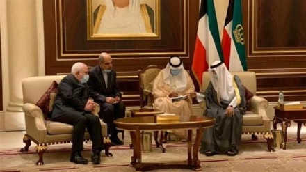 Zarif asserts Iran's support for Kuwait in meeting with new emir