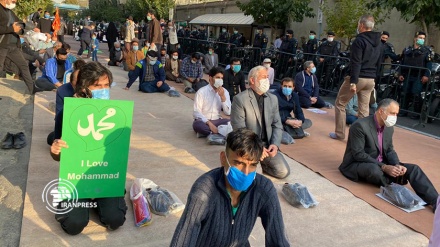 (FOTO) Iran, protesta davanti ambasciata Francia - 2