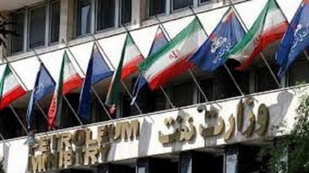 Iran: avvio del programma 'petrolio in cambio di merci'