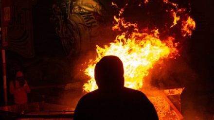 米シアトルで、抗議者がスターバックスに放火（動画）