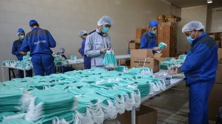 Pabrik Ini Mampu Produksi Lima Juta Masker Perhari (2)