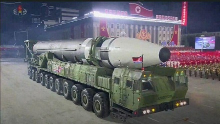 کره‌شمالی از موشک قاره پیمای جدید خود رونمایی کرد