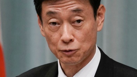 西村経済再生担当相宛てに、かみそり刃入り封筒が届く