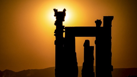 (FOTO) Iran, sito archeologico di Persepoli a Shiraz- 1