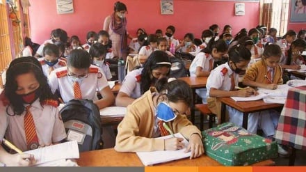 বাংলাদেশে শিক্ষাক্রমে আরো এক দফা পরিবর্তন: বিশ্লেষক প্রতিক্রিয়া