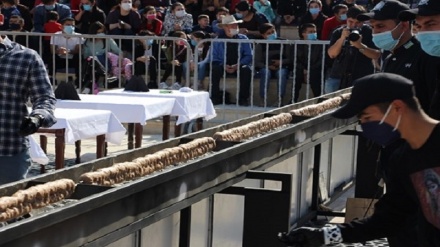 پخت کباب 10 متری در شهر تاشکند