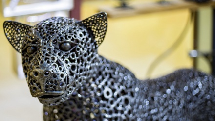 (FOTO) Iran, scultura rottami metallici - 1