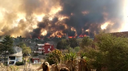Video: Los incendios se acercan a zonas residenciales en Córdoba, Argentina