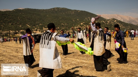 (FOTO) Iran, la vita quotidiana dei nomadi Bakhtiari