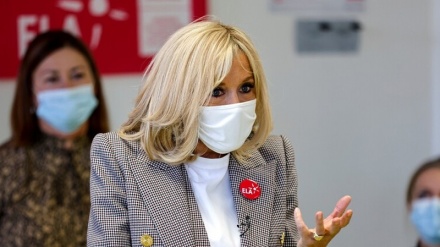 Bashkëshortja e Macron futet në karantinë