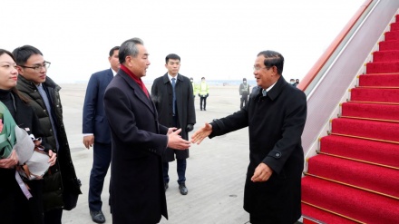 中国外长王毅即将对包括柬埔寨在内的东盟四国进行正式访问，并与柬埔寨签署自由贸易协定