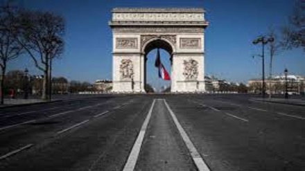 Parigi, allarme bomba all'Arco del Trionfo evacuata l'intera piazza