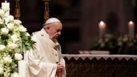 Pedofilia chiesa, Papa rimuove un vescovo polacco 