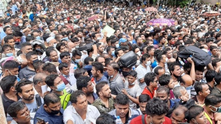 করোনায় দেশে ফিরতে প্রবাসী শ্রমিকদের বিক্ষোভ: বিদেশ ফেরতদের ঋণ ও সনদ
