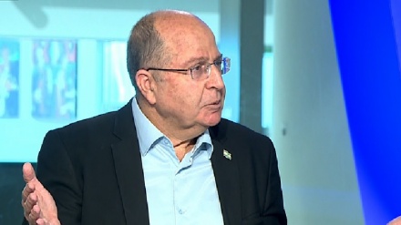 משה יעלון מנסה לשכניע את גנץ לפרוש מהממשלה