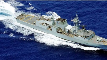 加拿大护卫舰穿越台湾海峡