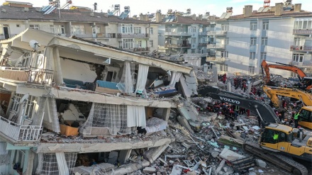 Presidente de Irán ofrece ayuda a Turquía para paliar efectos del sismo+Fotos