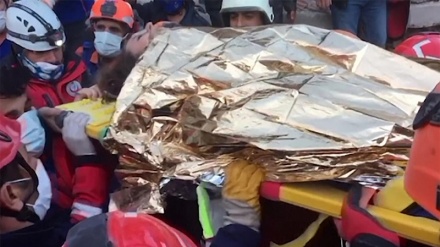 (VIDEO) Terremoto Turchia, 16enne estratta viva dalle macerie 
