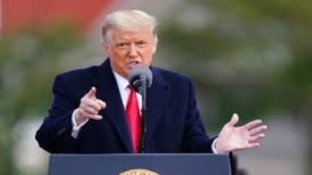 USA 2020: Trump torna a parlare in pubblico, ricorre al vaccino!