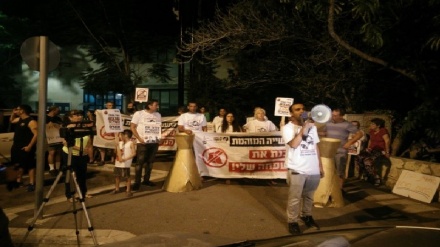 מרצי המכללות הציבוריות בישראל מחו מול בית שר האוצר