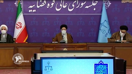 د امریکا رسوائي   نندارې ته وړاندې شوي ده 