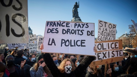 フランスで、警察の暴力と人種主義に対し広範な抗議デモ