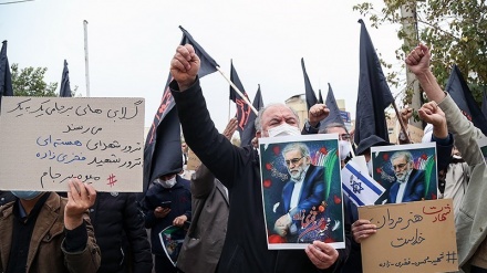 (FOTO) Qom, manifestazione contro l'assassinio Mohsen Fakhrizadeh