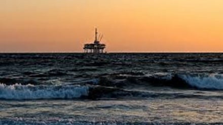 Emirati, scoperti nuovi giacimenti petroliferi da oltre 20 miliardi di barili