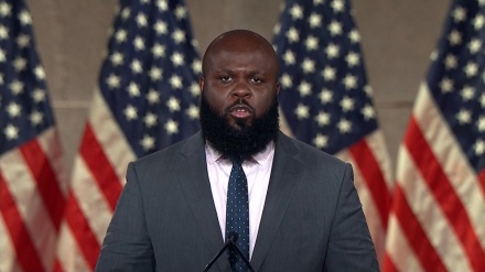 Asisten Trump Tinggalkan Gedung Putih