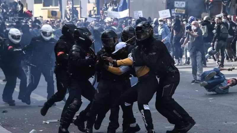  French police attack Paris protesters as anti-pension bill protests rage 