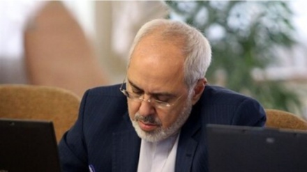 Zarif, Endonezya'da uçak kazasında ölenler için taziye mesajı yayınladı 