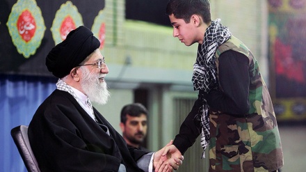 Kiongozi Muadhamu: Basij ni utajiri mkubwa na hazina liliyotunukiwa na Mungu taifa la Iran 