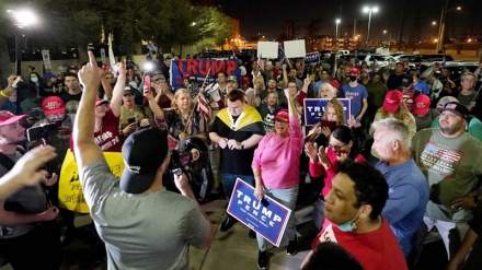 Përkrahësit e Trump protestojnë në Arizona dhe në Michigan, kërkojnë ndërprerjen e numërimit të votave