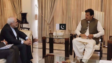 Zarif discusses ways to boost partnership with Pakistan on regional security during meeting with Imran Khan 