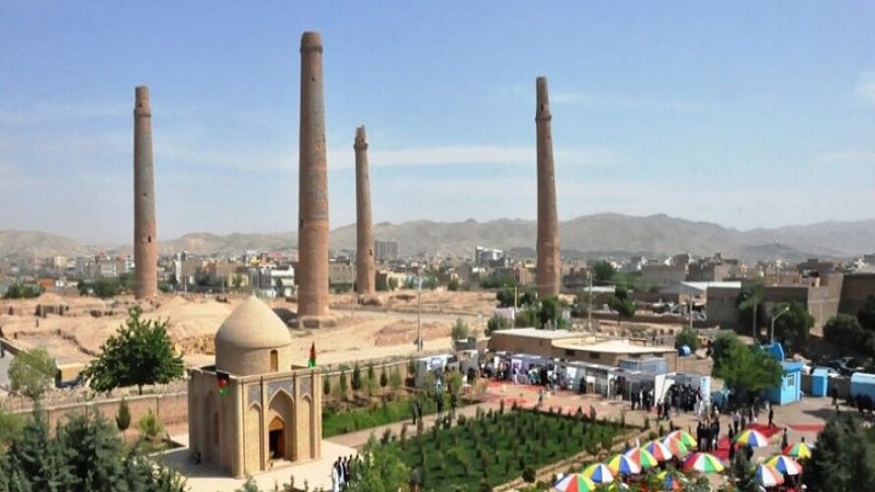 آغاز بازسازی منار هرات در افغانستان