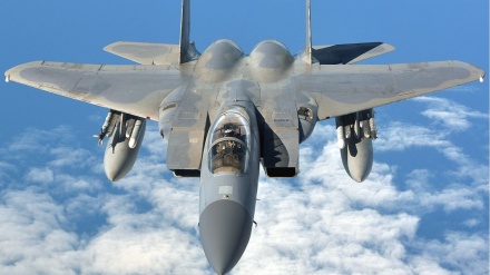 米軍嘉手納基地で、F15戦闘機が緊急着陸　