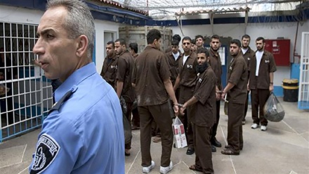 Over 120 Palestinian inmates infected with COVID-19 inside Israeli jails