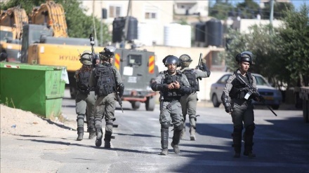 Militer Israel Tangkap 24 Warga Palestina