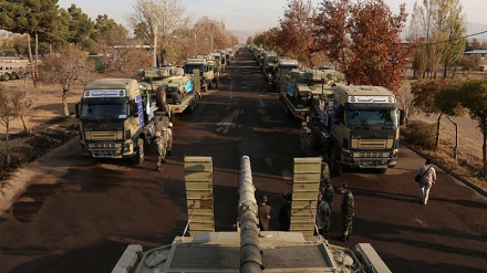 Irani dislokon njësitë e blinduara të ushtrisë në rripin kufitar në veriperëndim të vendit