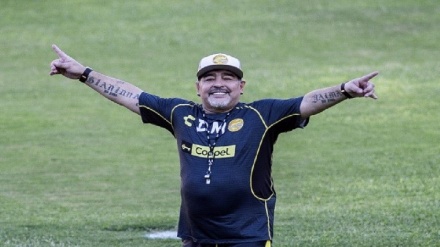 Diego Maradona hayatını kaybetti