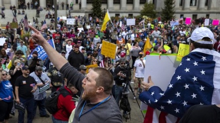 米大統領選、トランプ反対派が街頭に繰り出す