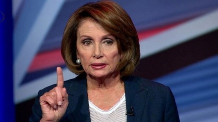USA, Pelosi avverte: 'Pence invochi il 25esimo emendamento o avanti con l'impeachment'