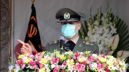 Fotos: Autoridades persas participan en ceremonia de último adiós al científico asesinado en Teherán