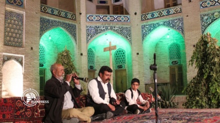 伊朗本土音乐节在克尔曼甘吉阿里·汗建筑群举行