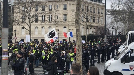 法国发生示威活动，反对警察暴力行为和种族主义