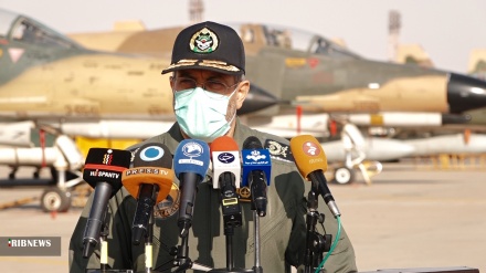 Iran Gelar Manuver Militer 