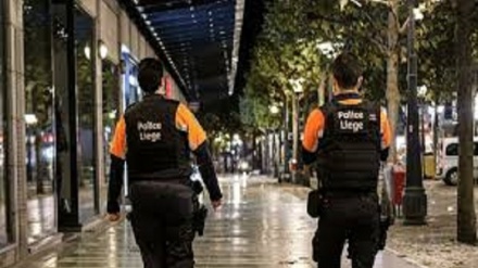 Belgio: polizia girerà per strada e suonerà a casa per controllare i cenoni