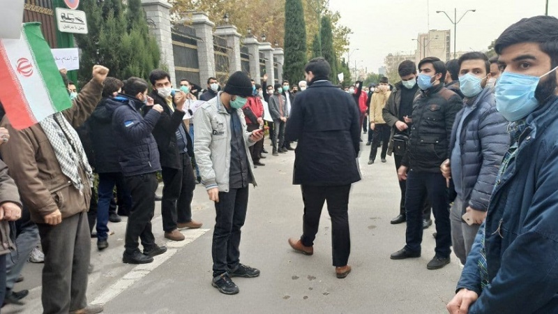 İran'da Şehit Fahrizade suikastı protesto edildi