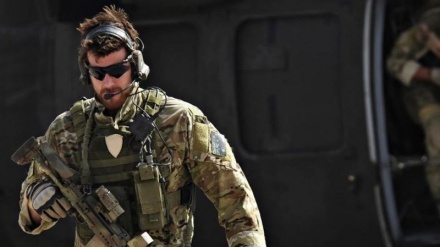 واکنش وزارت خارجه افغانستان به انتشار عکسی از رفتار سرباز استرالیایی با کودک افغان